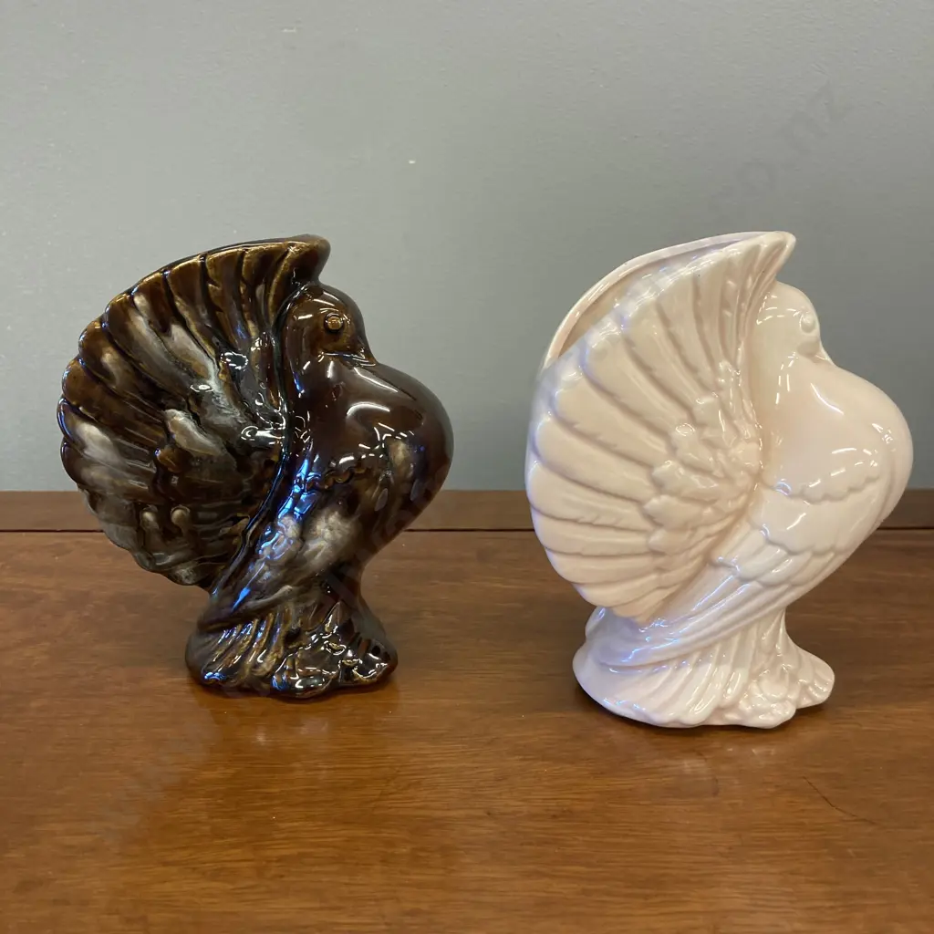 Pair of Vintage New Zealand Ceramic Pigeon Vases. 13 x 10cm Image 1++